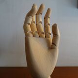 Articulated hand in raw wood