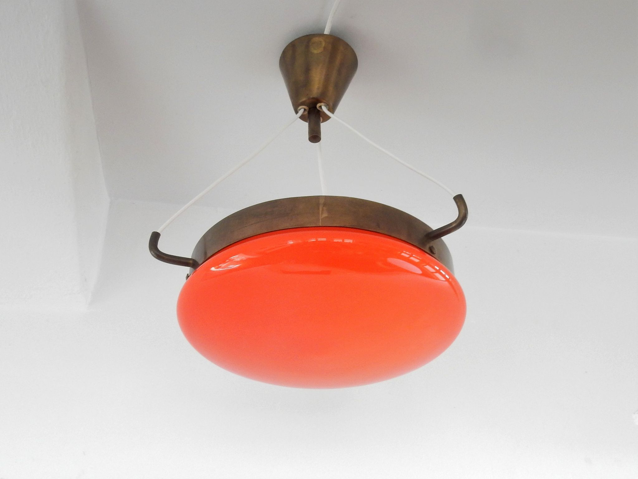 Suspension en verre orange et laiton vintage