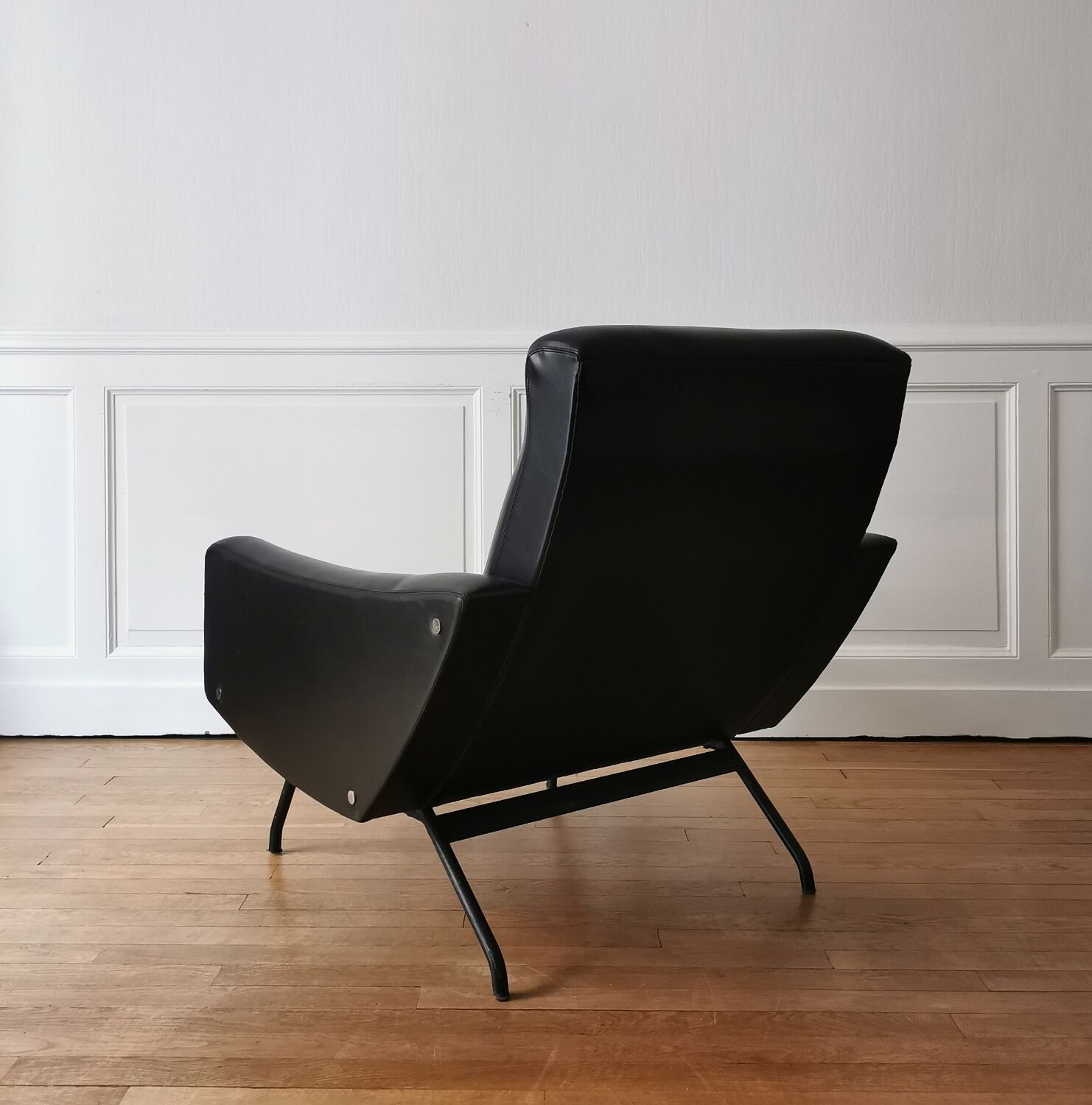 "Galion" armchair by Gilbert Steiner, Steiner edition