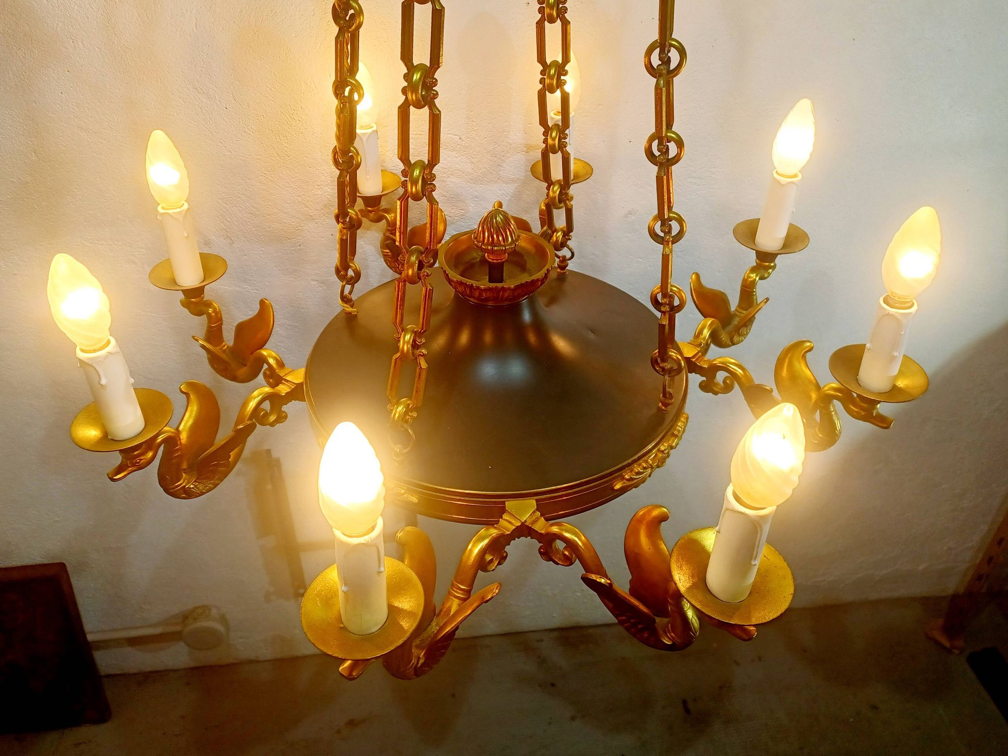 8-Light Empire Chandelier