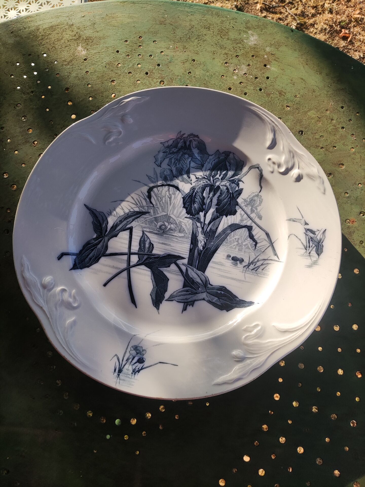 Large plate Villeroy and Boch - Iris model