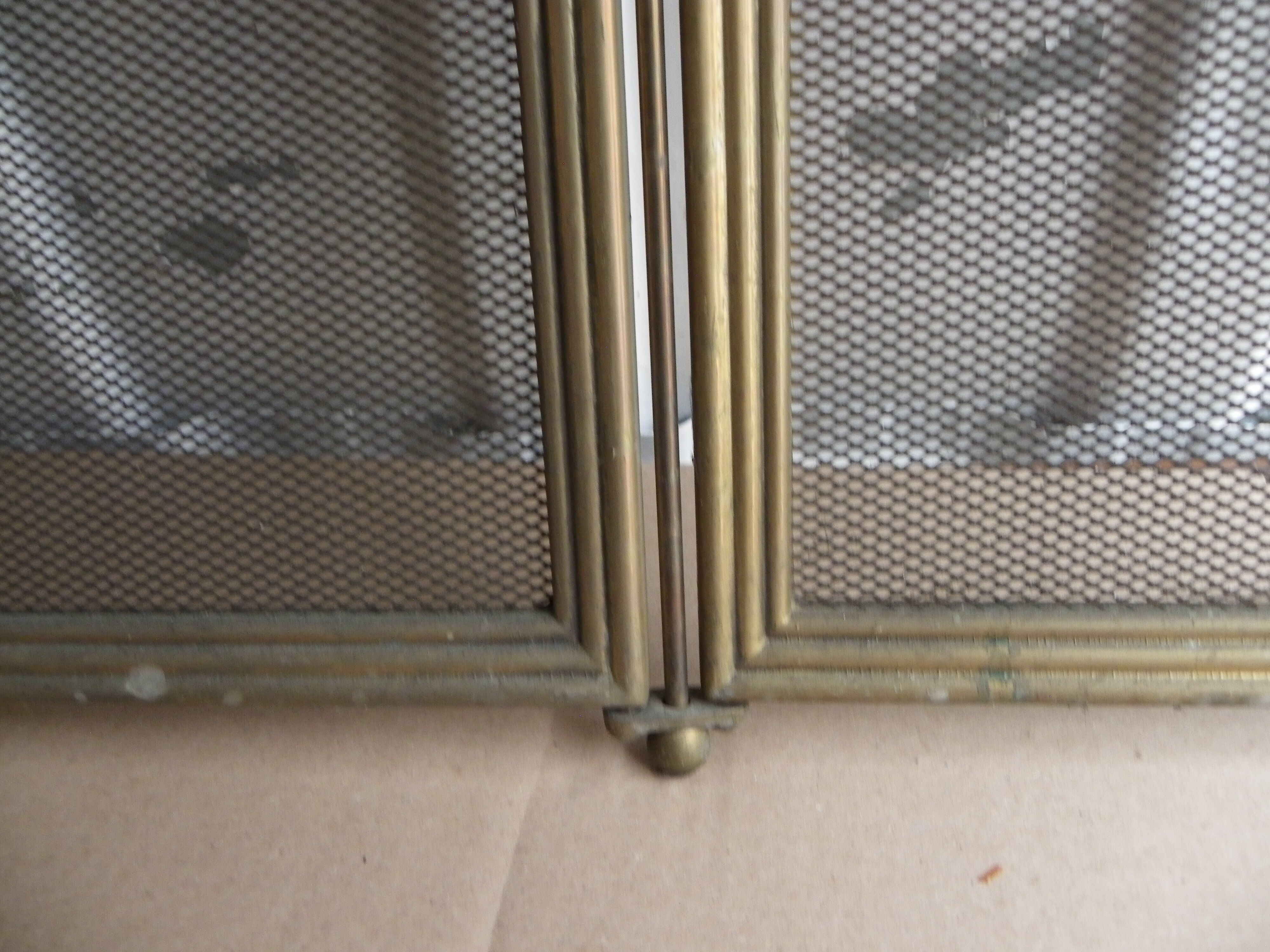 Vintage three-pane framed firewall & brass grille 75 x 52 cm 6 kg