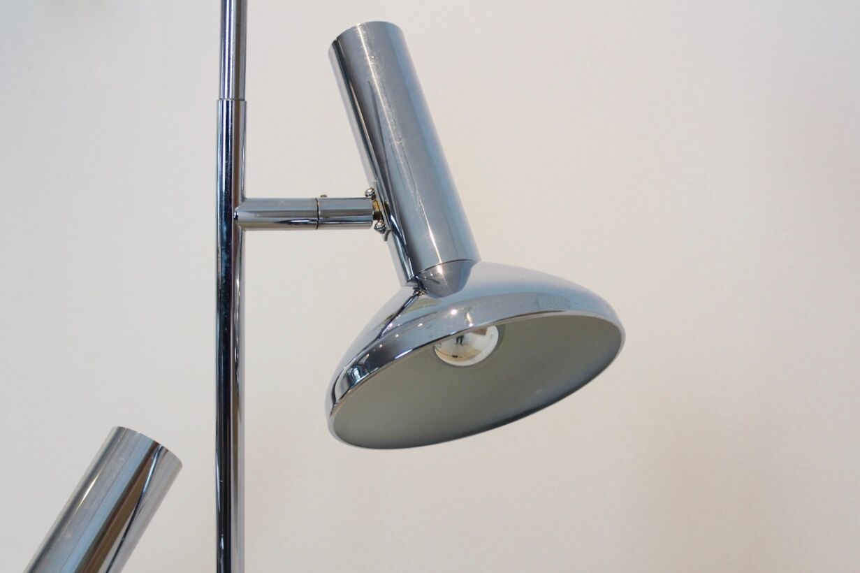 Lampadaire Koch & Lowy  en métal chromé