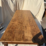 Farm table