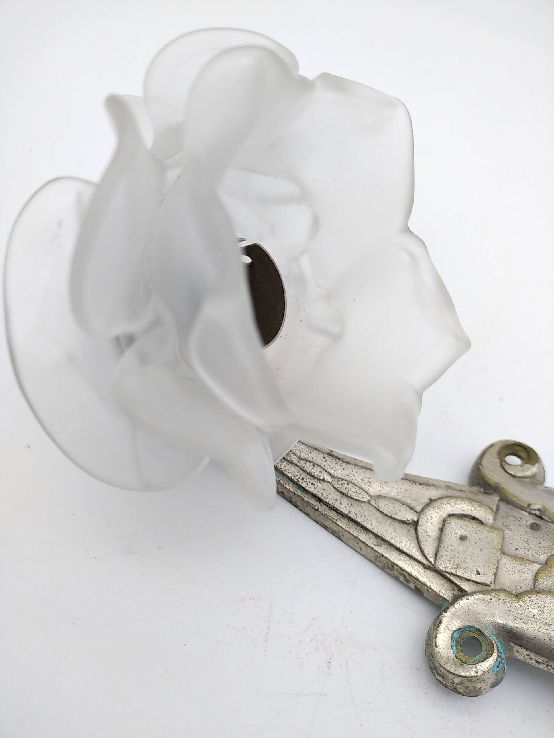 Art Deco wall light. Rose in glass paste.