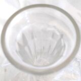 Twisted pattern crystal carafe