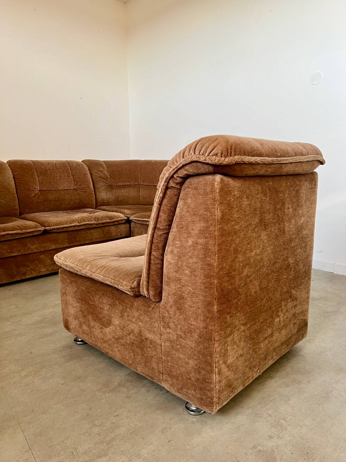 Old vintage modular corner sofa in designer velvet from the 70s/80s 4 elements