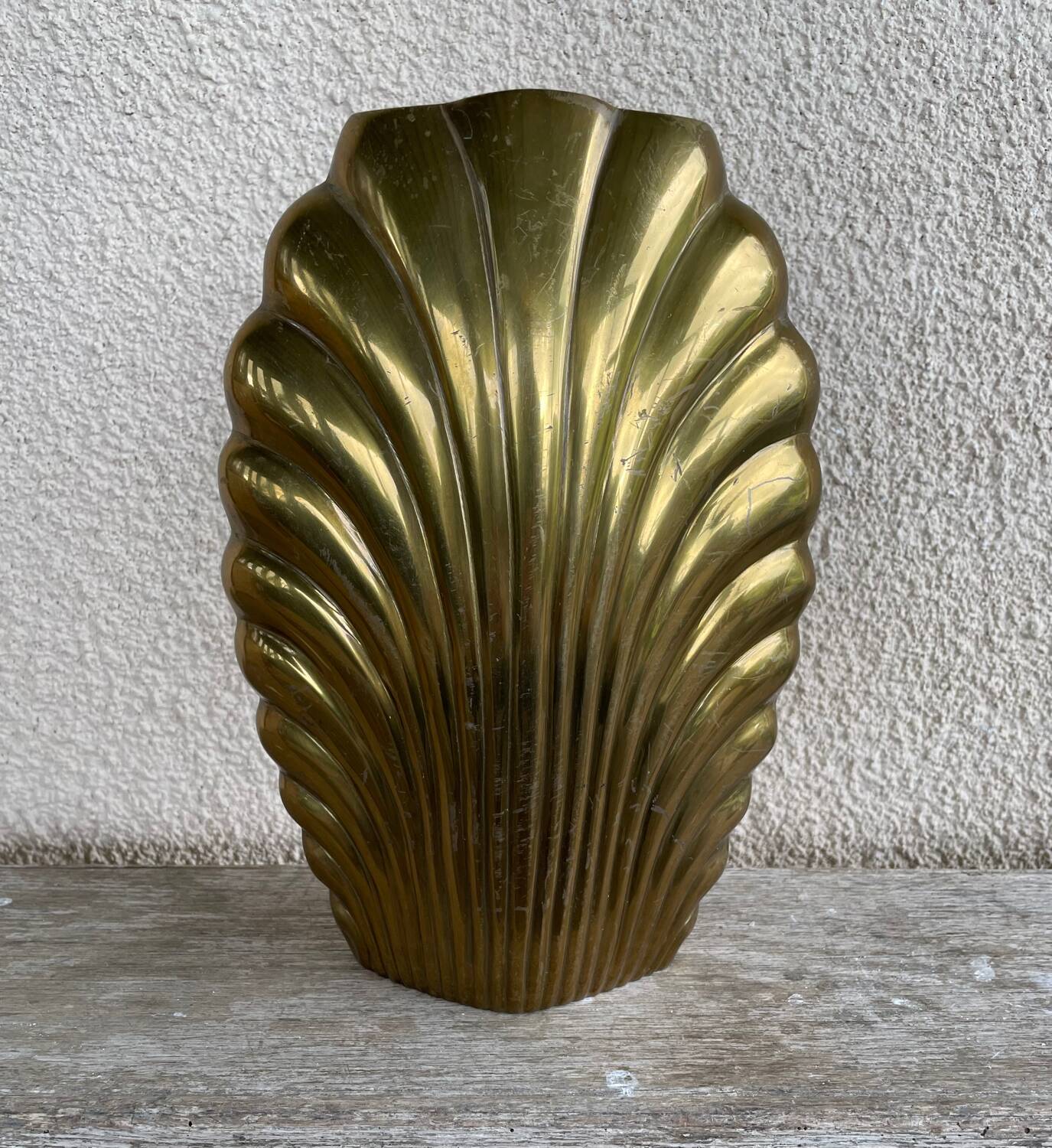 "Coquille" metal vase by macr, made in Italy, 1960s.