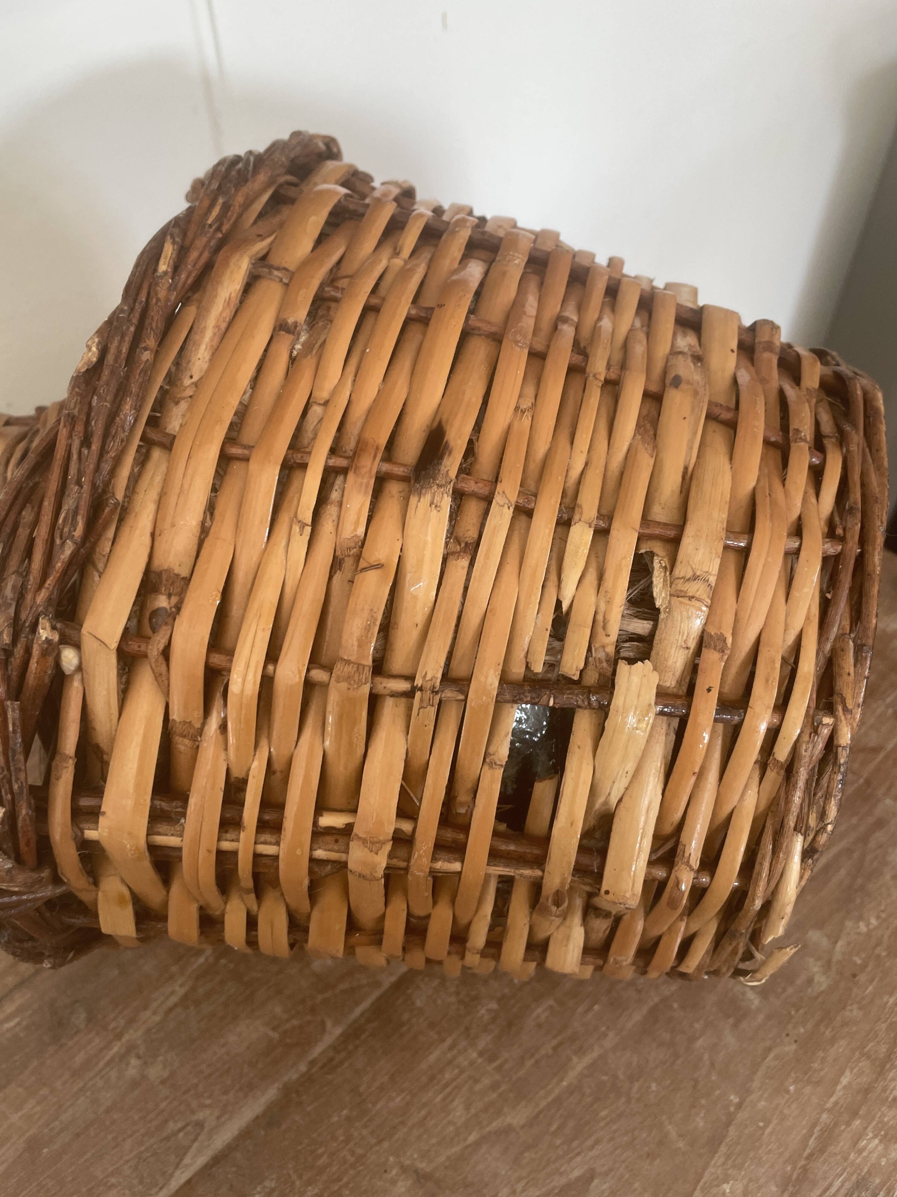 Give me a willow basket.