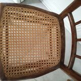 chaise ancienne style , en bois et assise en cannage