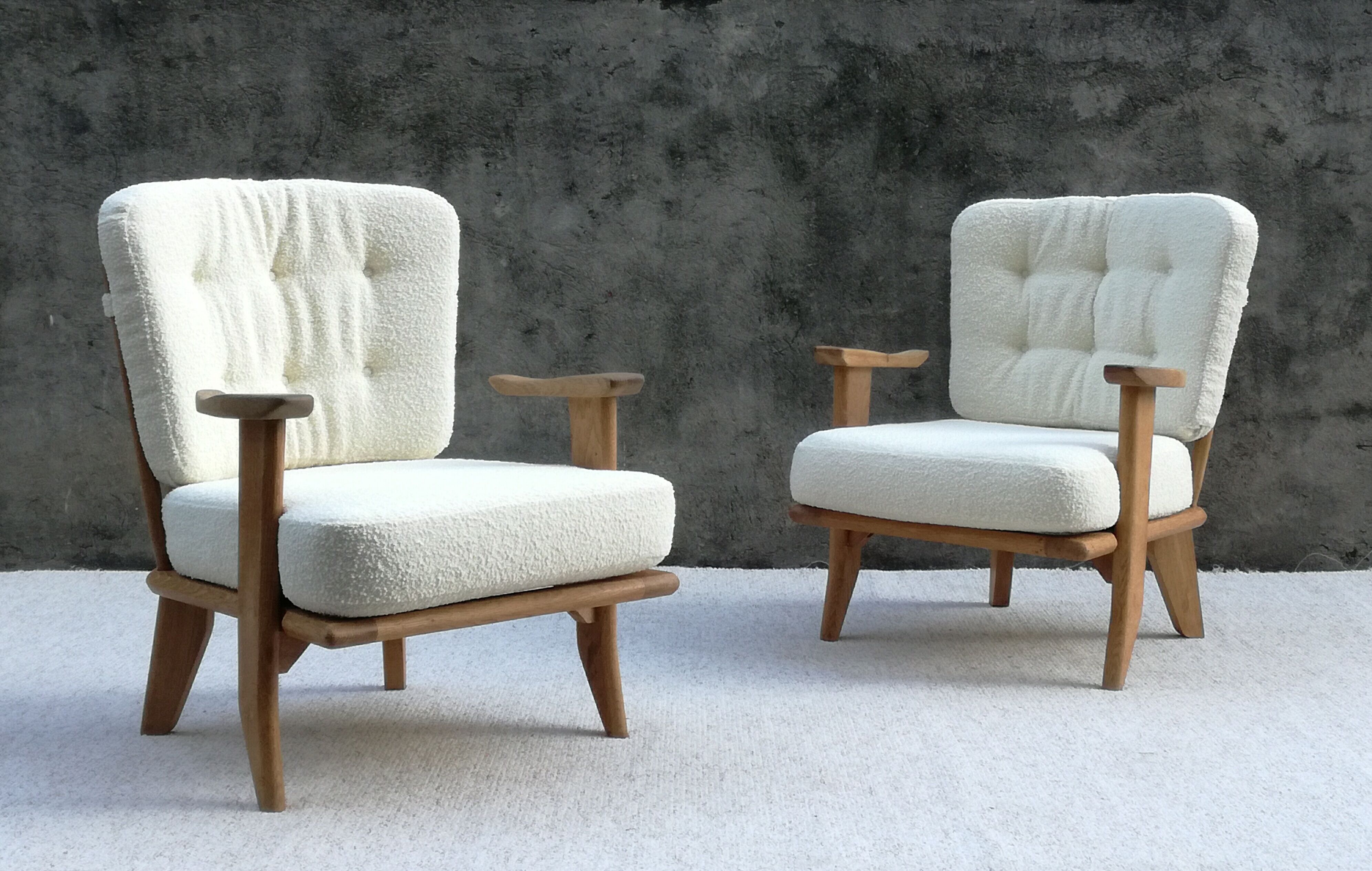 Paire de fauteuils en chêne par Guillerme et Chambron pour Votre Maison, 1960