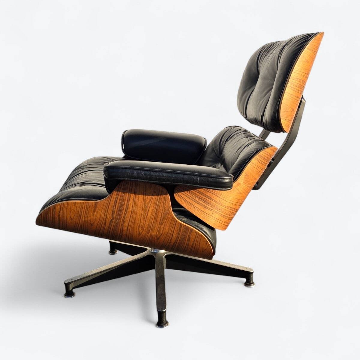 Black & Rosewood Herman Miller Original Eames Lounge Chair & Ottoman