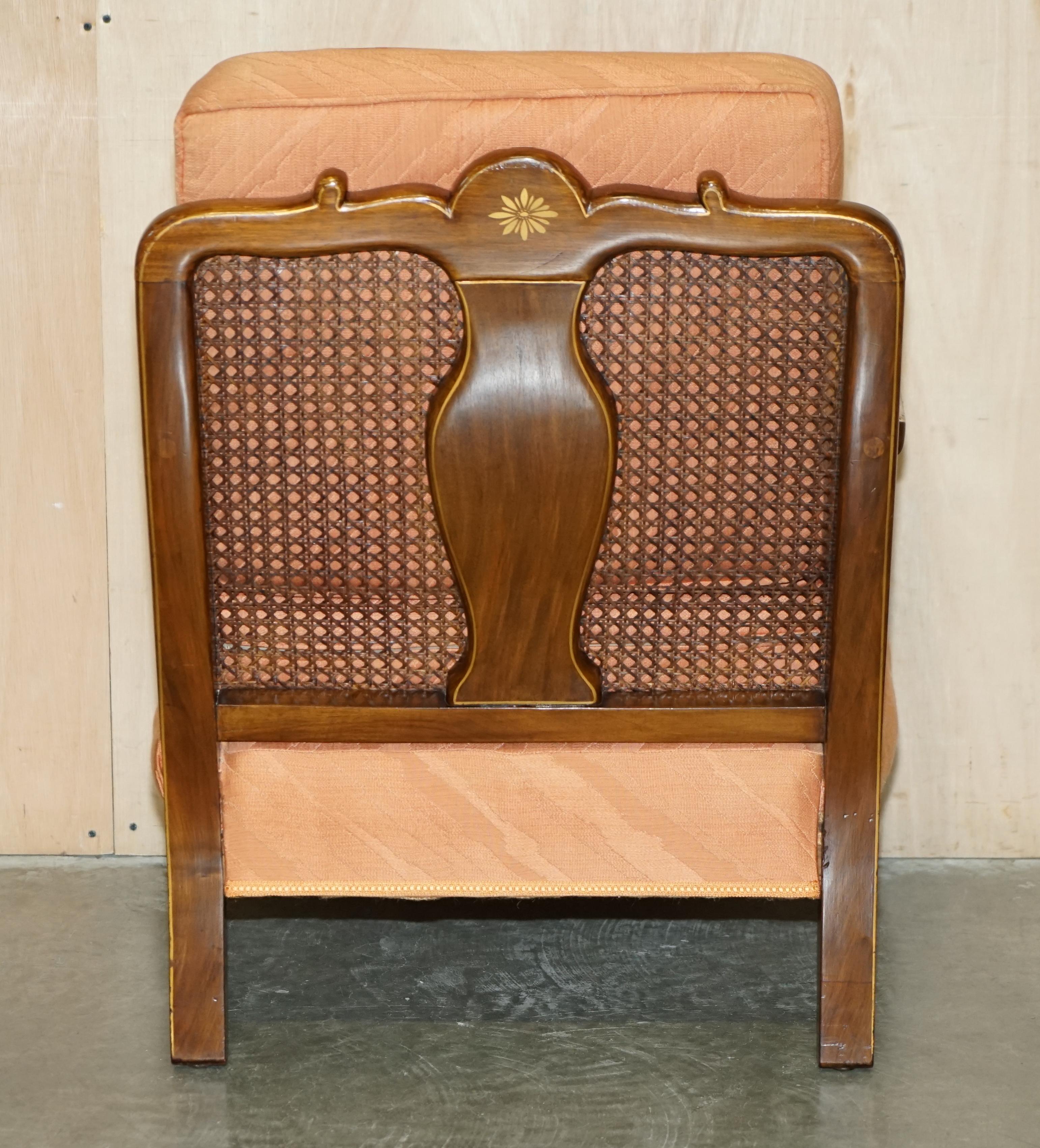 Three-piece bergère set in walnut, Chinoiserie style, from the 1920s, in need of restoration.