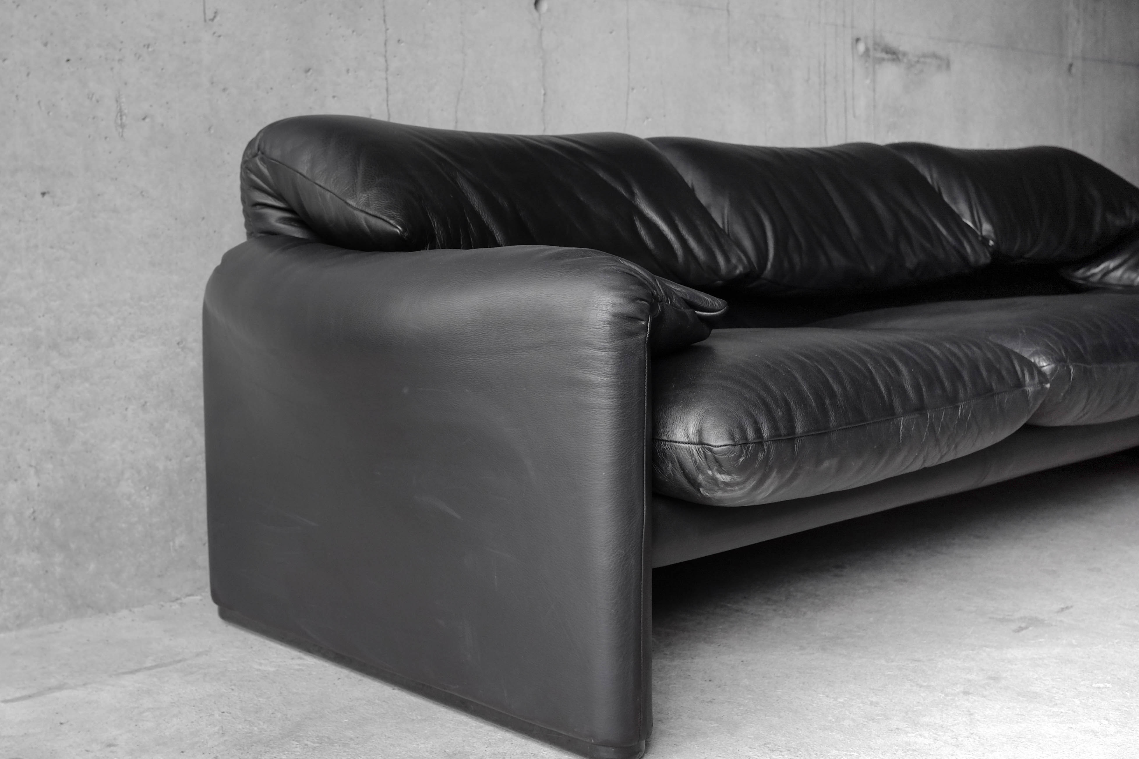 Maralunga black leather sofa 3 seater, Vico Magistretti for Cassina