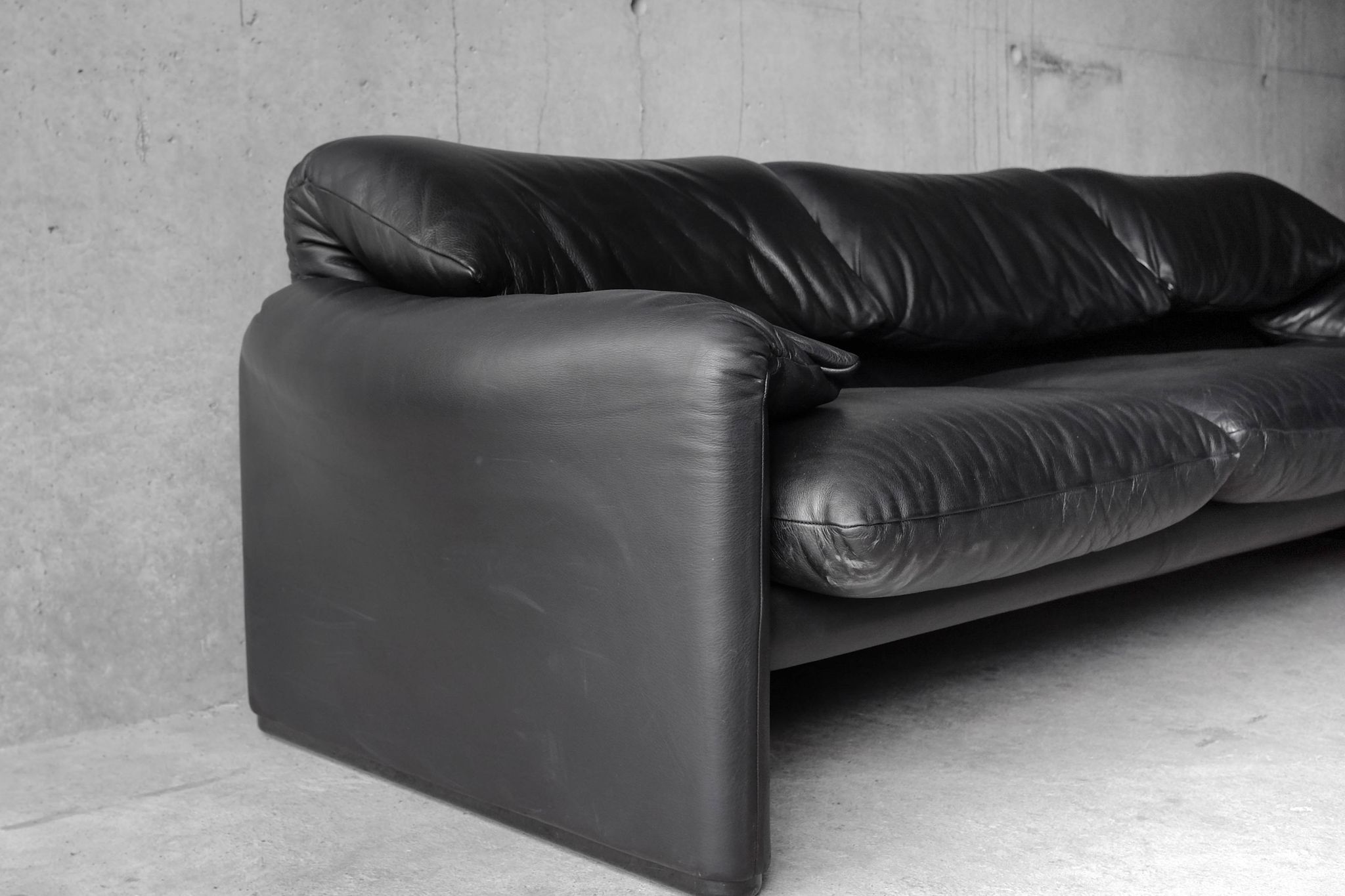 Maralunga black leather sofa 3 seater, Vico Magistretti for Cassina