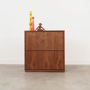 Meuble à chaussures en noyer, design scandinave