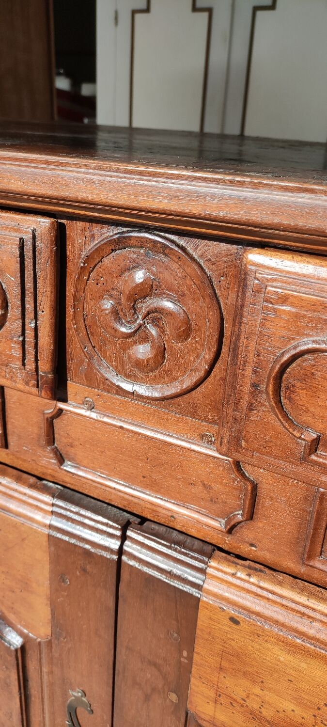 Louis xv walnut sideboard 18th century, Basque support buffet