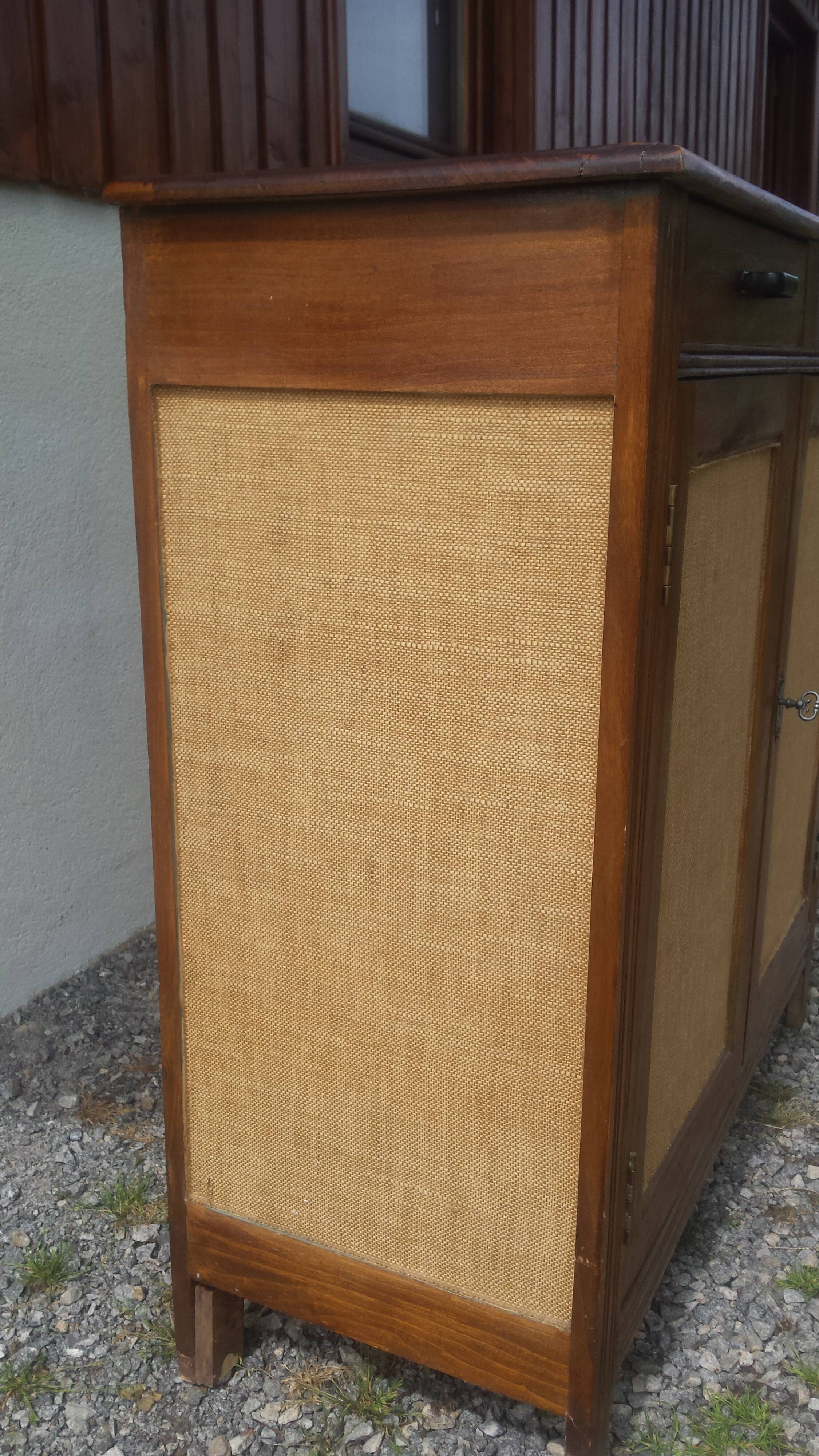 Buffet parisien, toile de jute