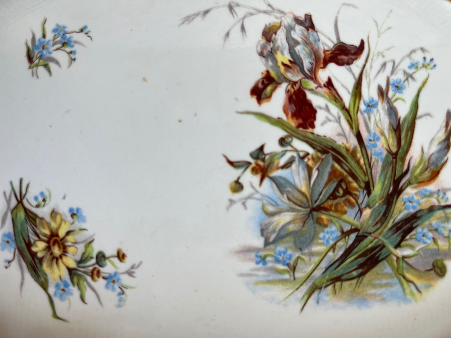 Small top in silver metal and earthenware