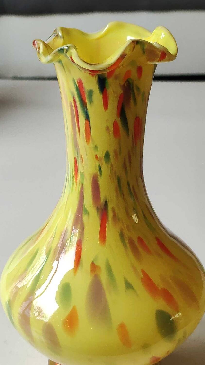 Murano style blown art glass ball vase. Speckled, corolla neck/22 cm