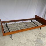 Daybed LC8 A.R.P. Pierre Guariche 1955