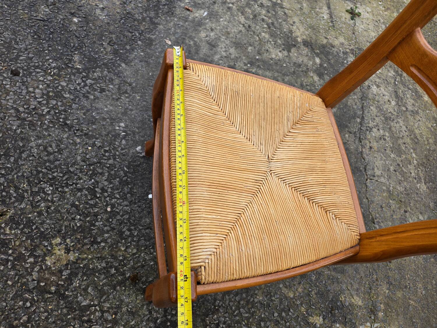 Suite de 6 chaises paillées en merisier - années 60