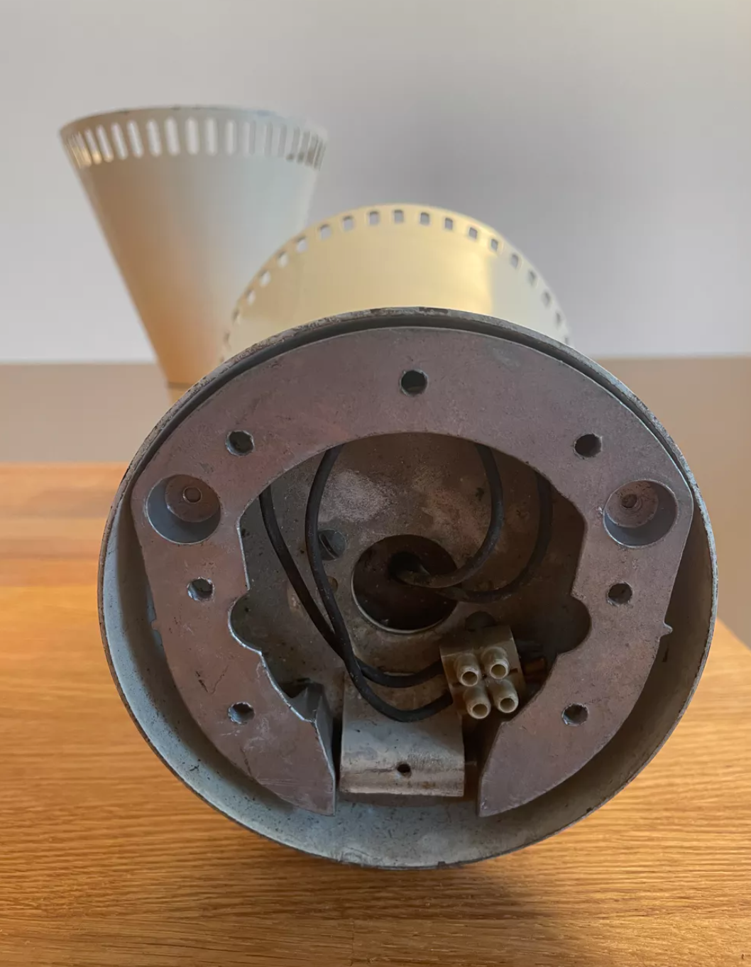 Suite of 3 wall lamps, vintage, white lacquered metal, lita 1970 france