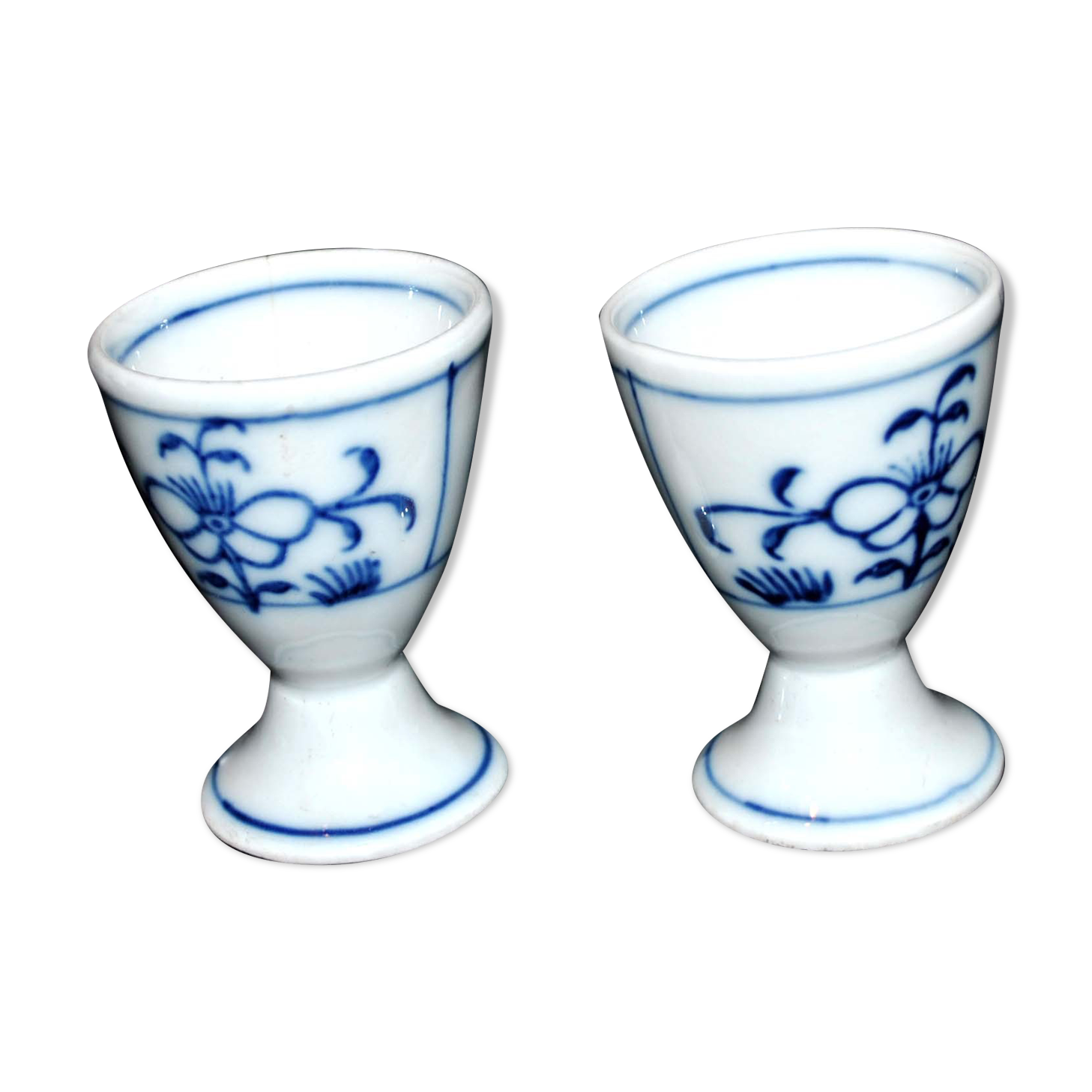 Set of 2 vintage coquetiers in white porcelain Copenhagen style