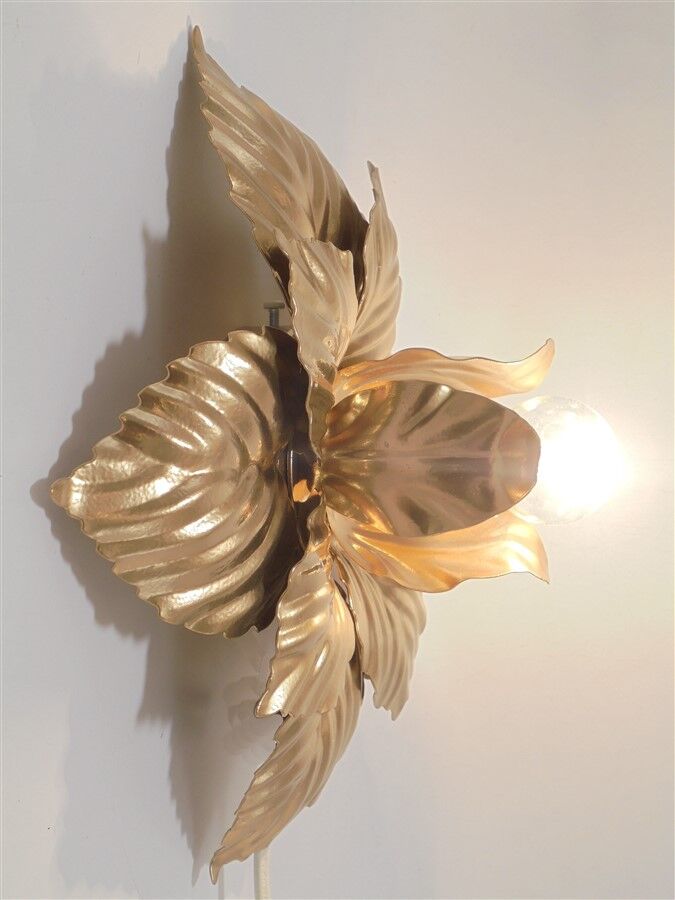 Sconce golden flower