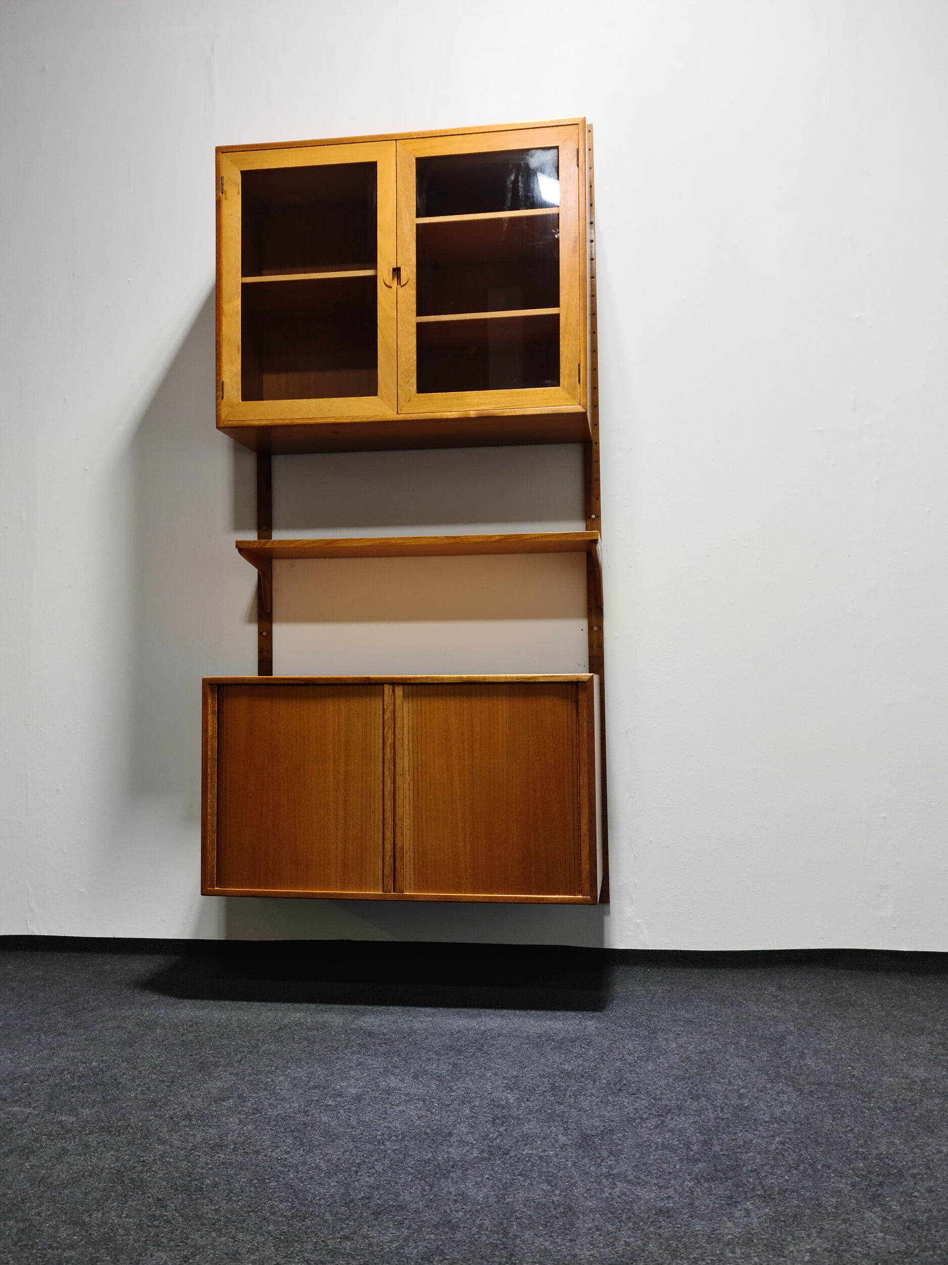 Unité murale en teck vintage par Rud Thygesen et Johnny Sørensen pour HG Furniture Denmark