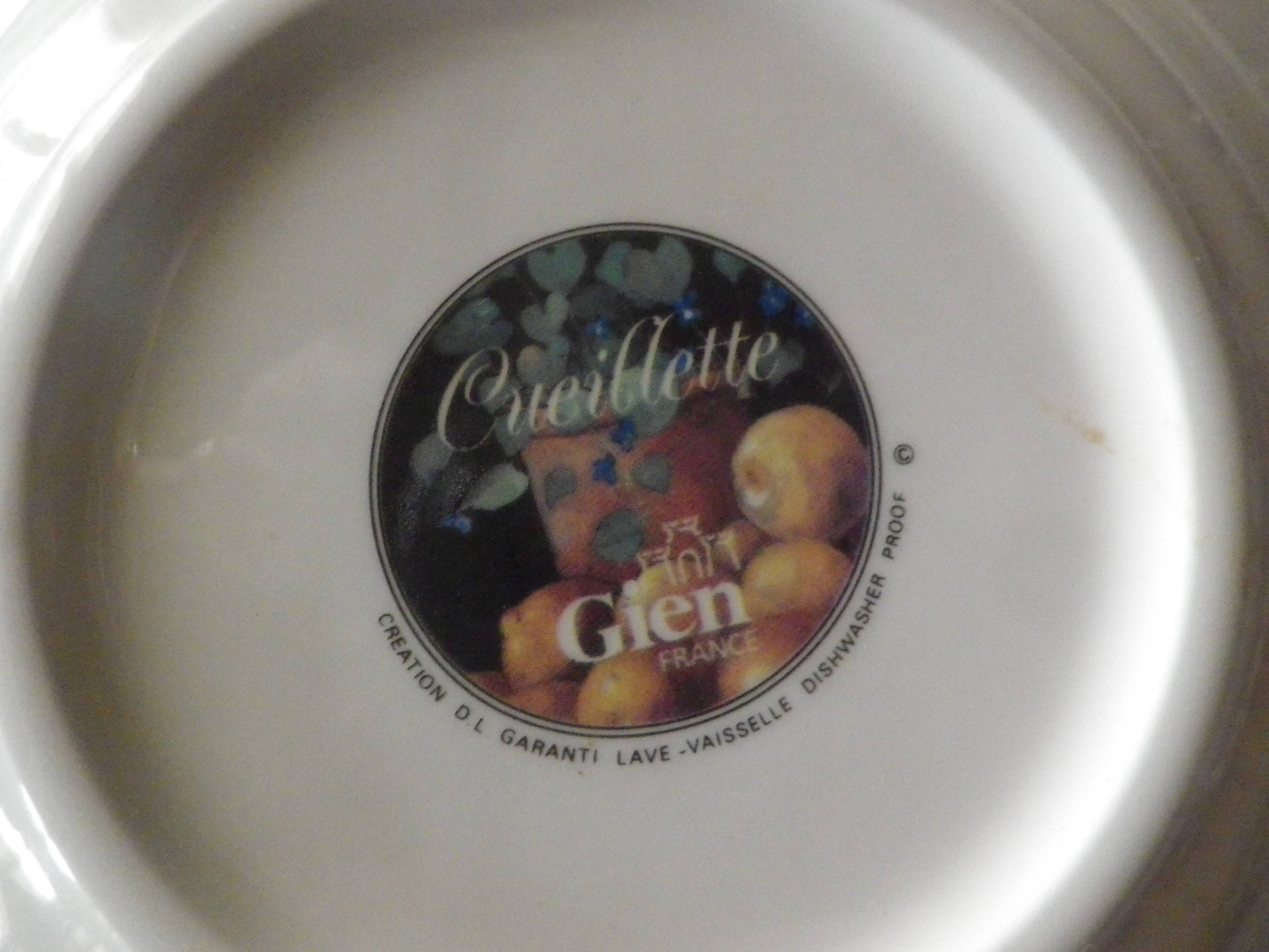 Gien dessert plate with harvest decorations