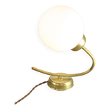 Applique murale italienne vintage en laiton et opaline