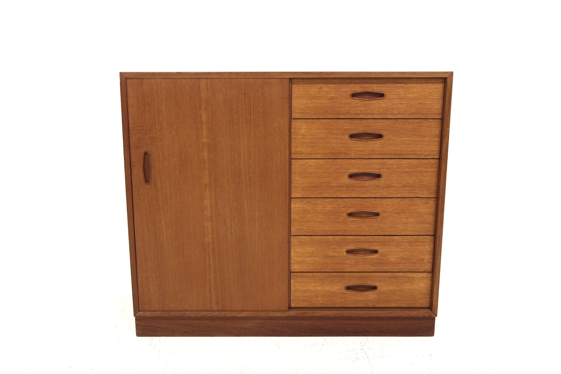 Armoire "Domi Monté" en teck, Nils Jonssons, Suède, 1960