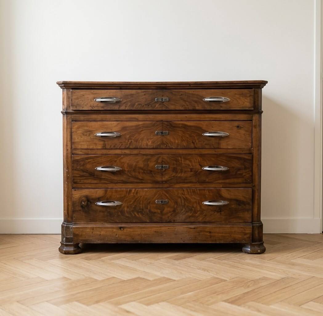 Commode ancienne en bois massif / Style Louis-Philippe - 4 tiroirs