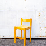 Four wooden and straw stools 70