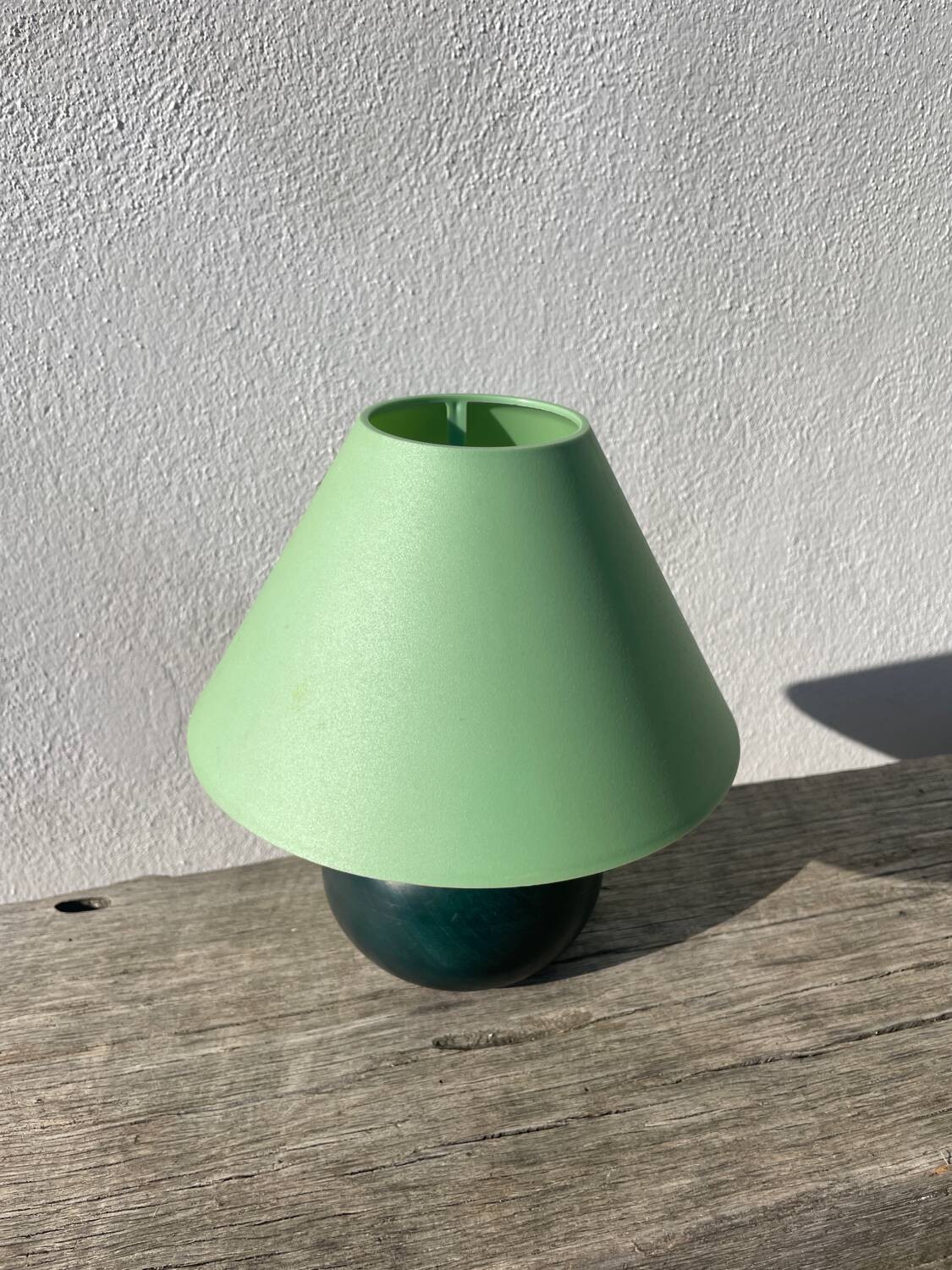 Green round wooden lamp l