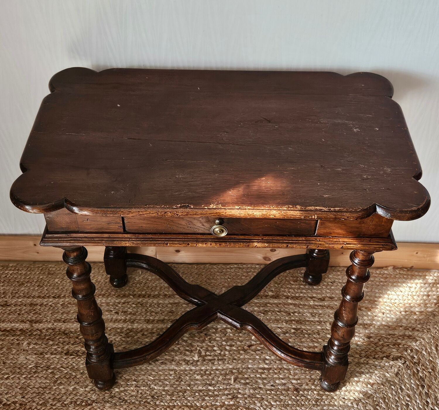 20th-century Renaissance-style table