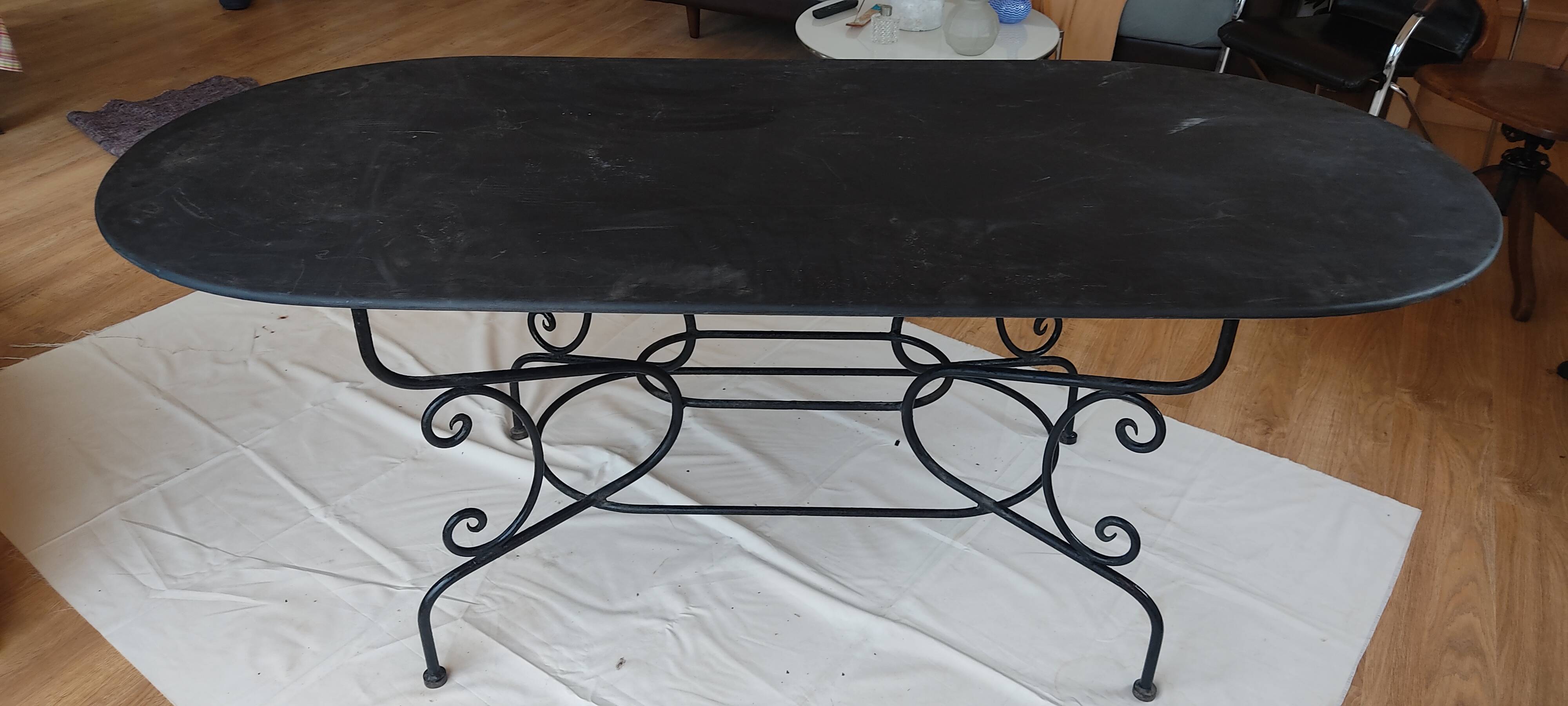 Table de jardin en métal