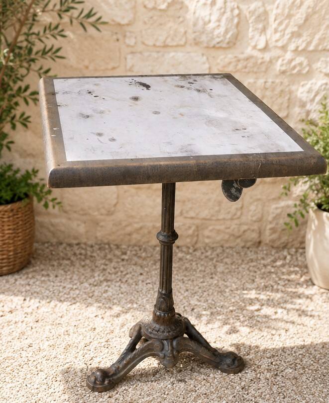 Old bistro table – sm france
