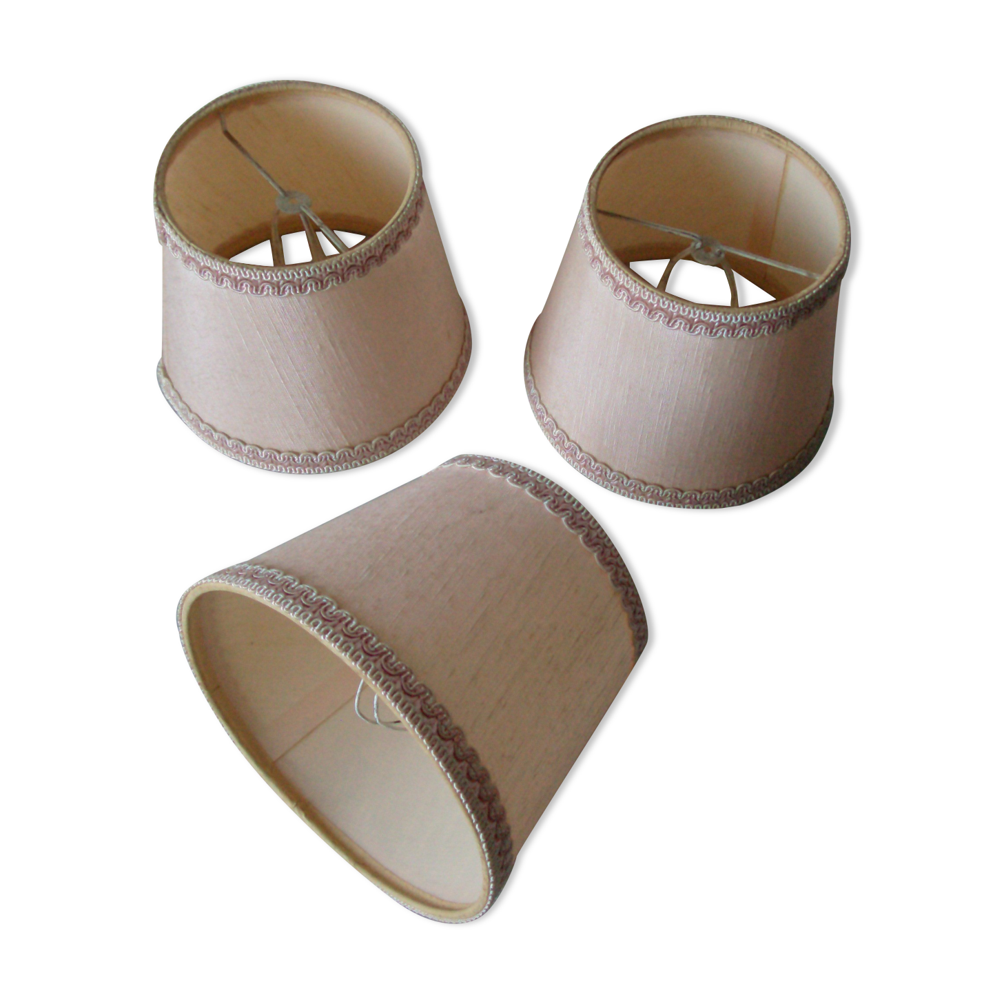 Lot de 3 anciens abat-jours roses