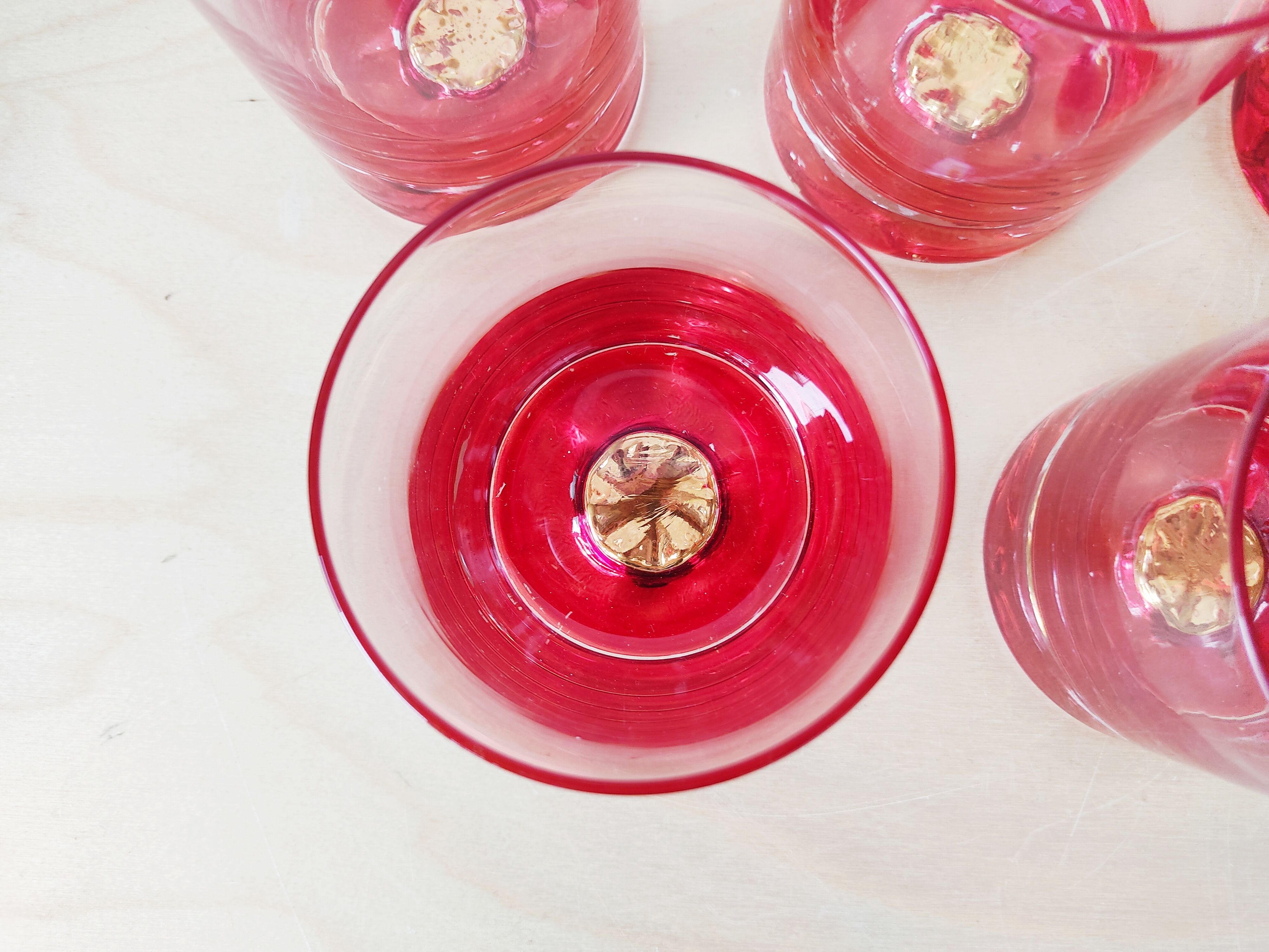 Set of 5 gold-lozenges whiskey glasses