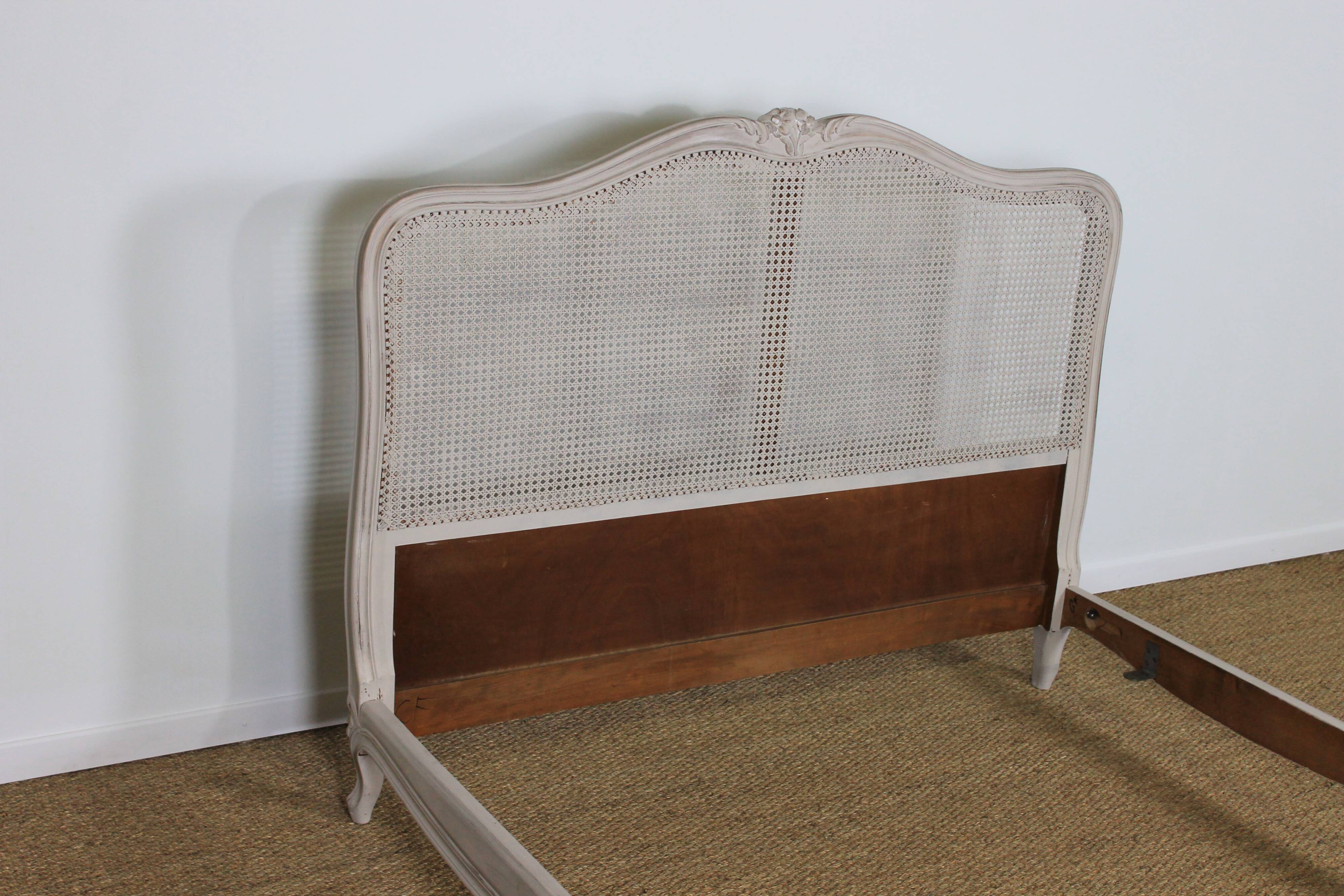 Regency bed