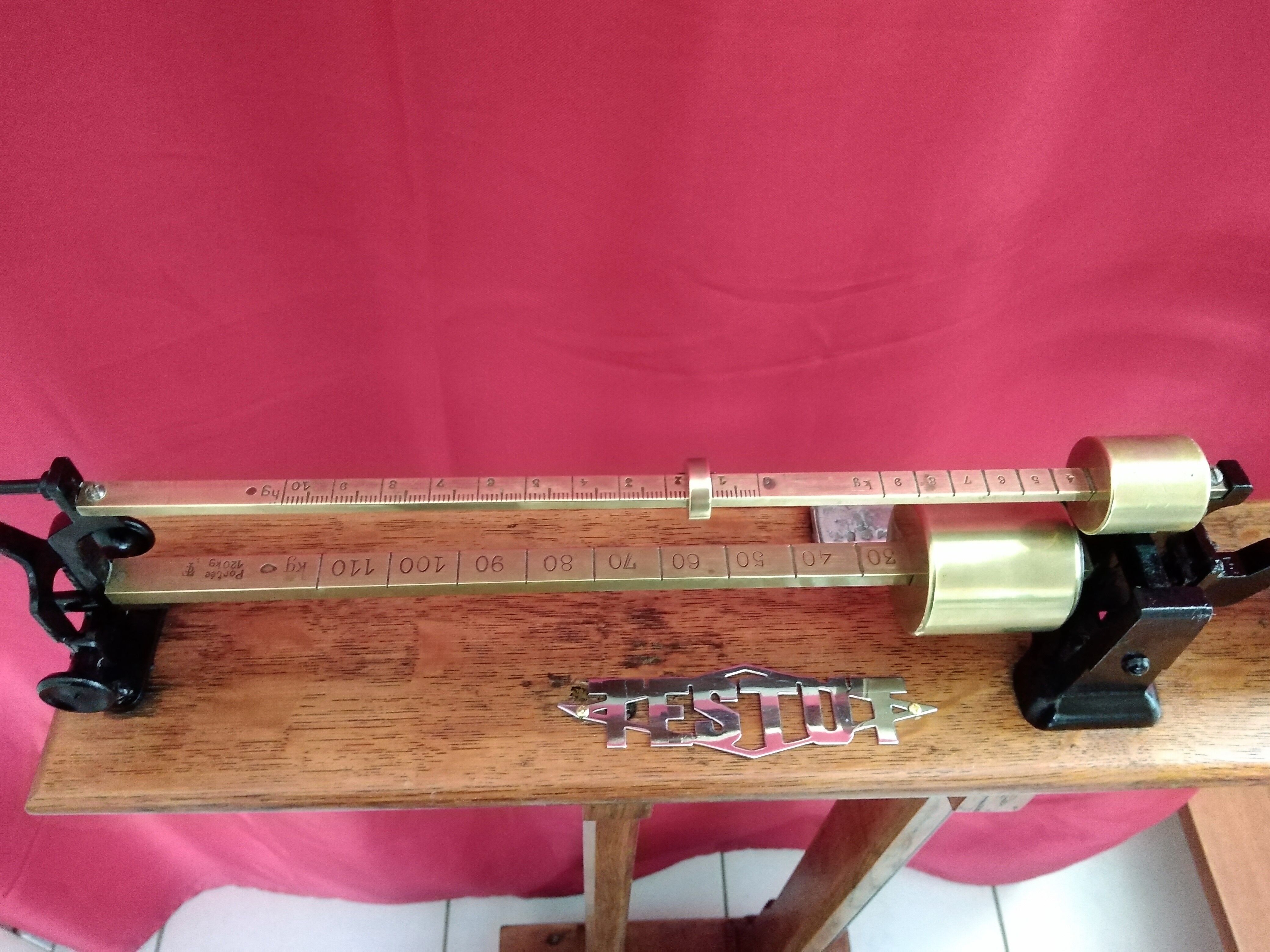 Weighs old person TESTUT