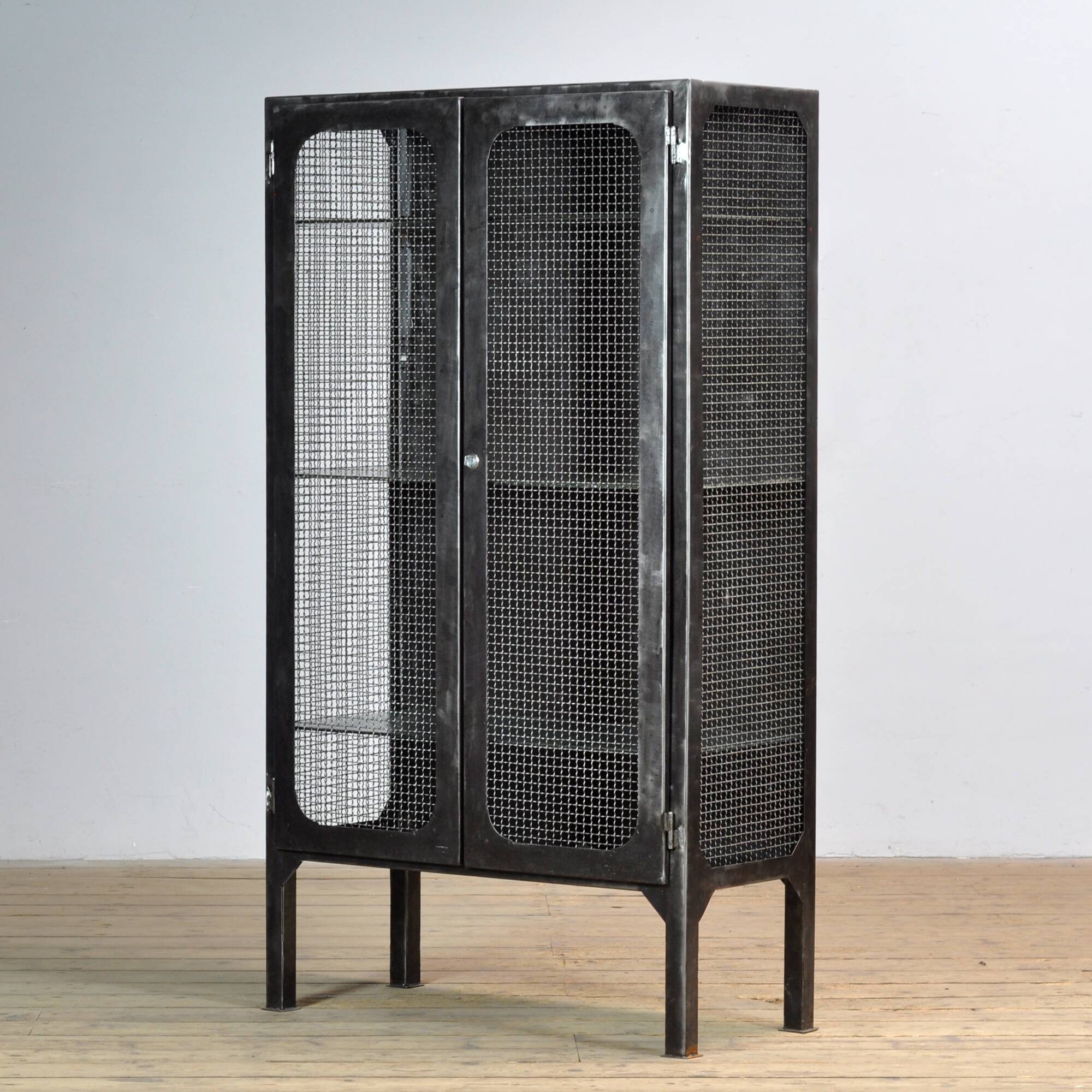 Cabinet médical vintage, années 1970