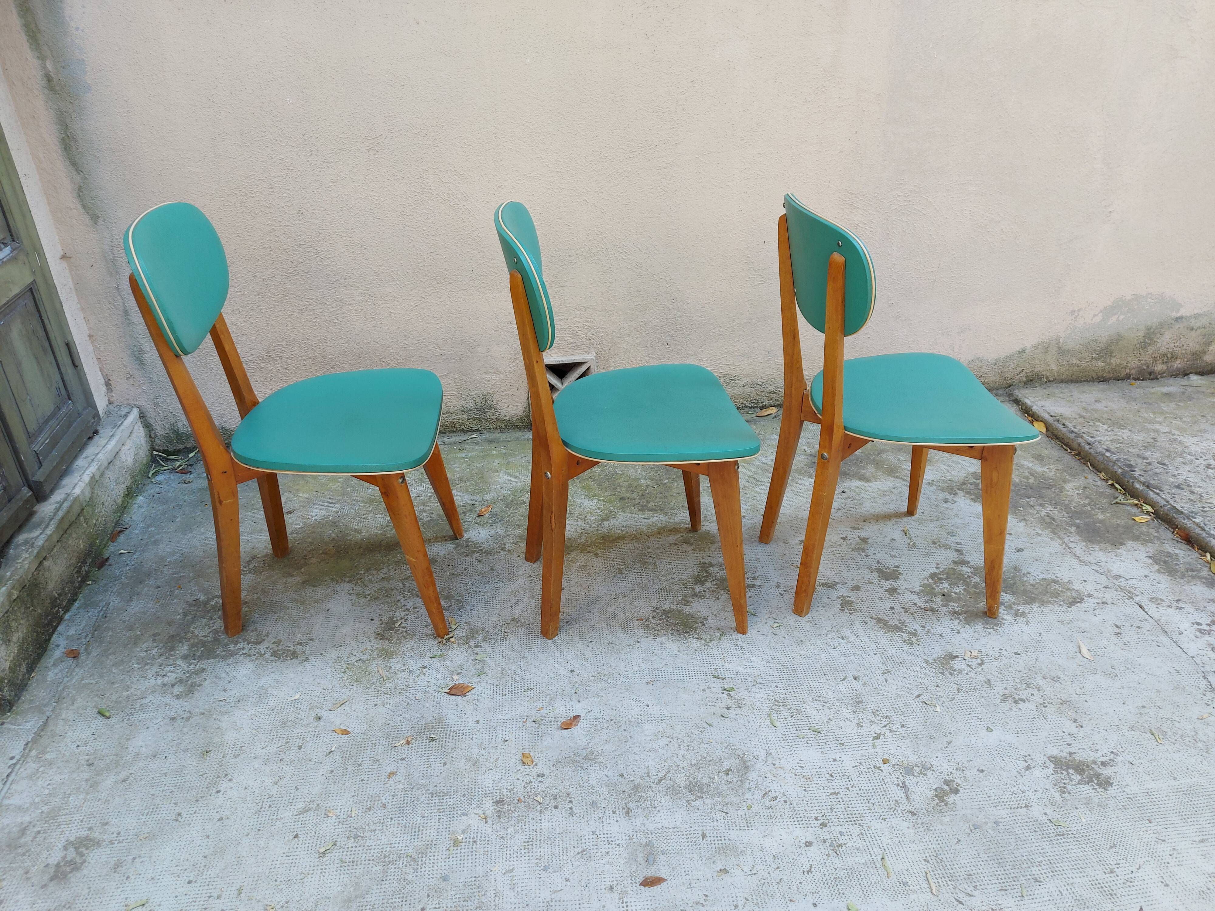 3 chaises vintages, assise et dossier en skaï