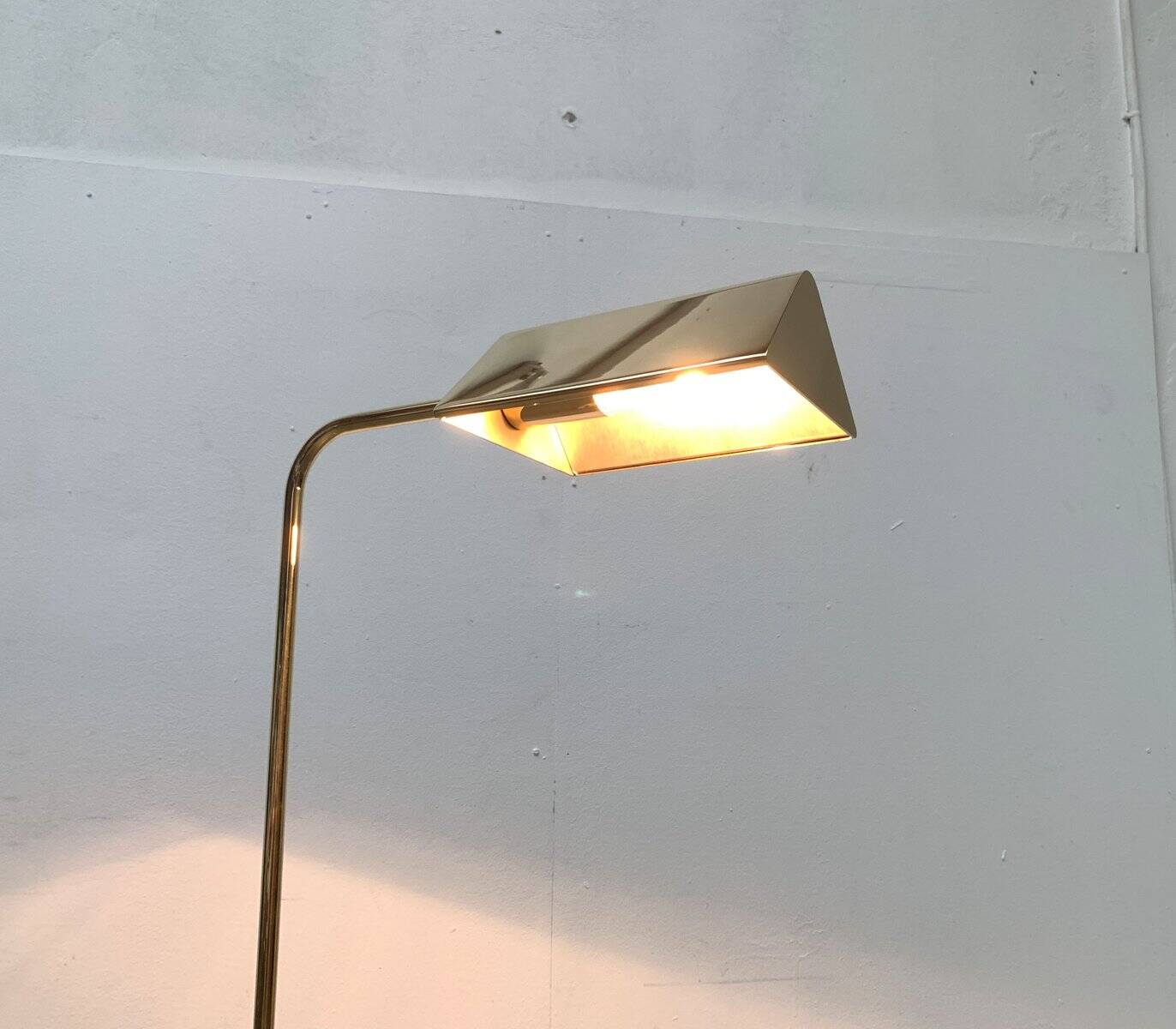 Mid-century floor lamp with counterweight in brass, 1960s