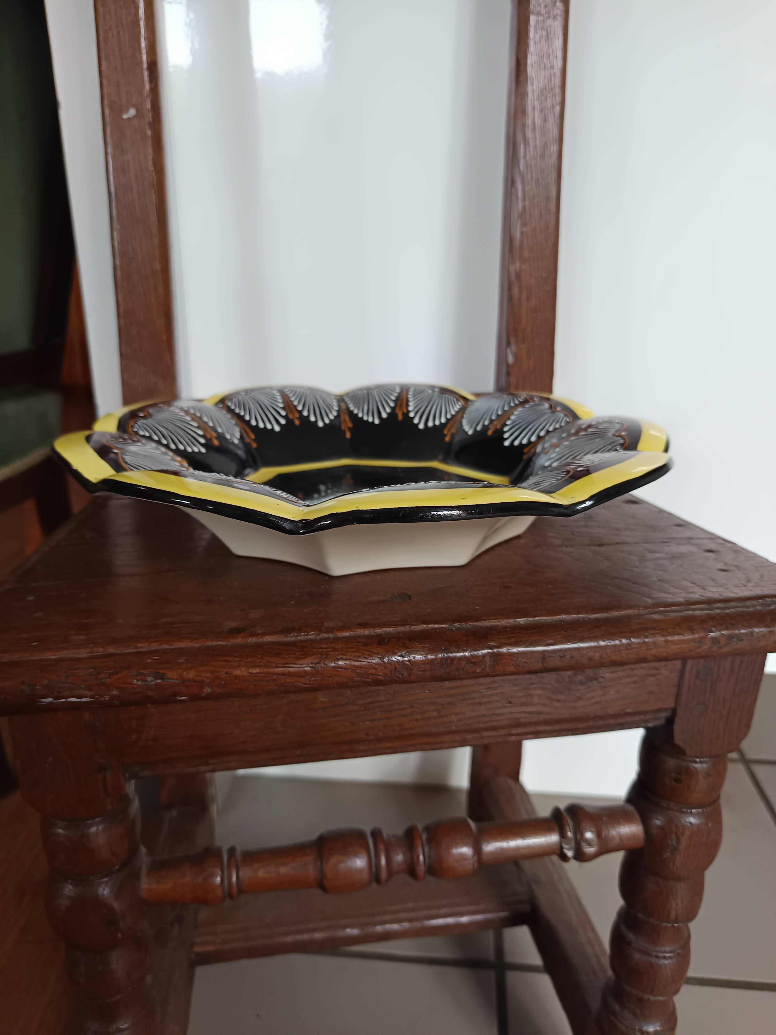 HB Quimper ceramic fruit bowl with beaded decoration