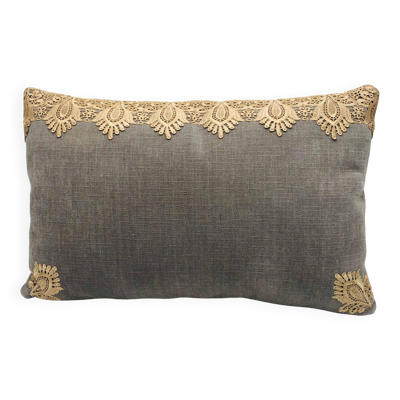 Coussin rectangulaire, Housse et Insert. Gris, Champagne. Modèle Layla.