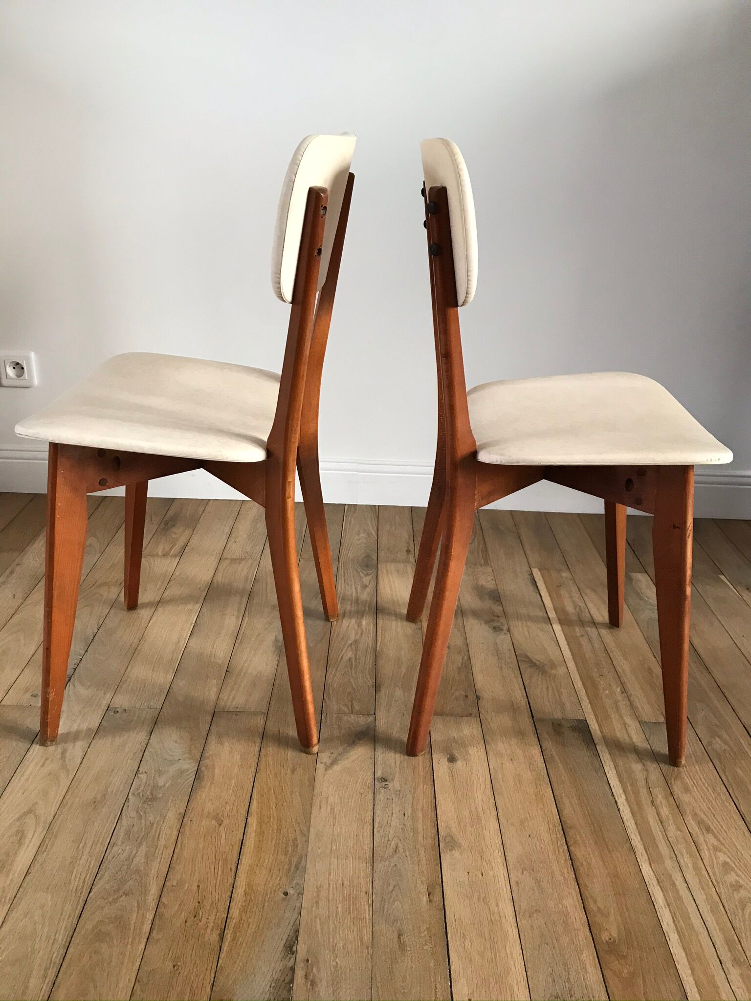 Pair of scandinavian chairs in skaï 50s