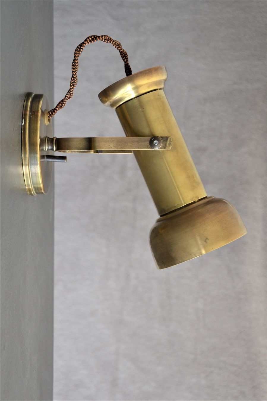 Brass articulated wall lamp – steampunk spirit -